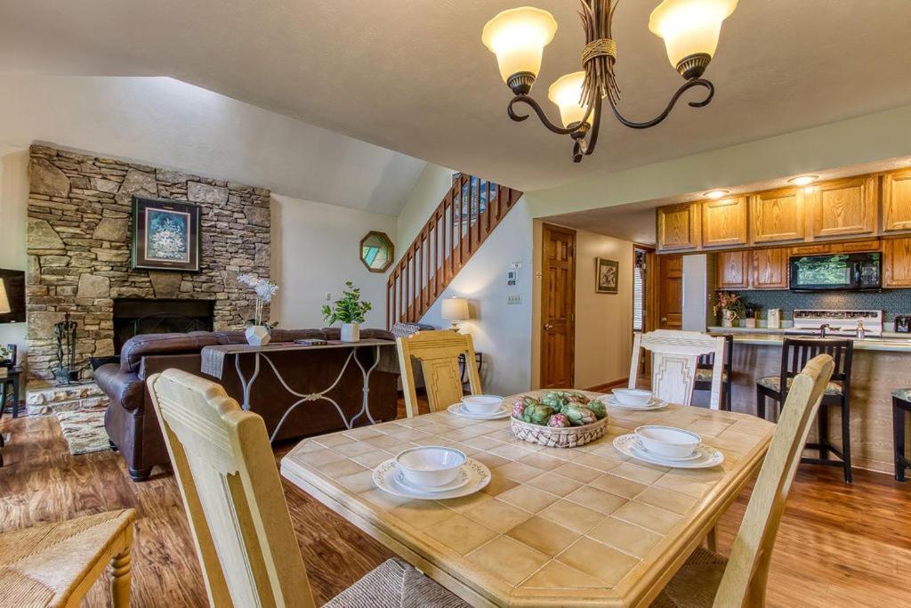 Serenity Heights, Amazing Views, Hot Tub Pool Access, 1089 Free Tickets Each Paid Day, Dollywood Gatlinburg Exterior foto