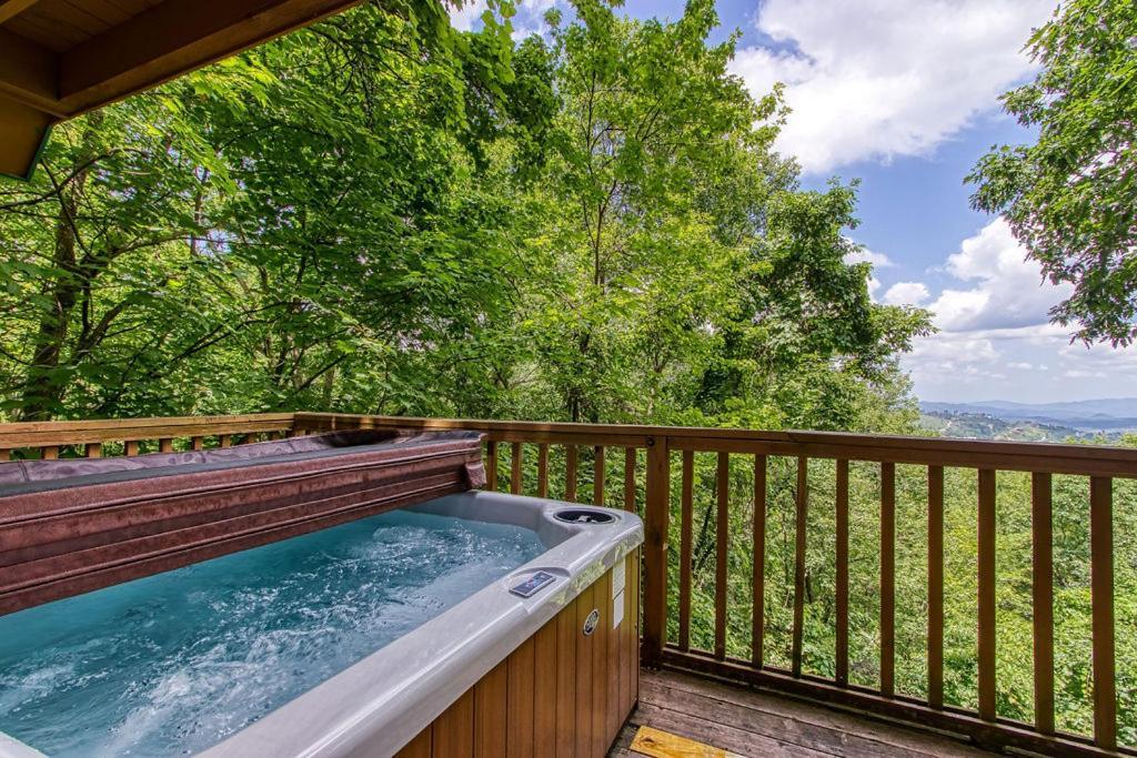 Serenity Heights, Amazing Views, Hot Tub Pool Access, 1089 Free Tickets Each Paid Day, Dollywood Gatlinburg Exterior foto